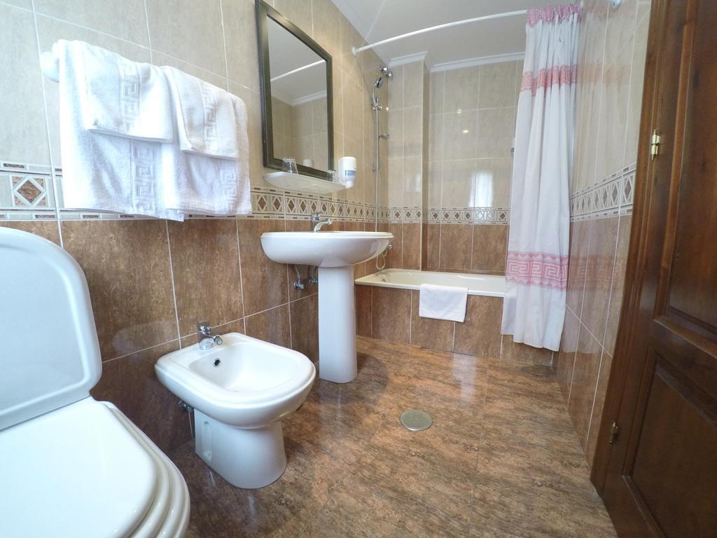 Hotel Alonso Льянес Экстерьер фото